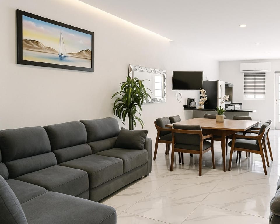 TV and multimedia, Living room, Seating area, Dining area