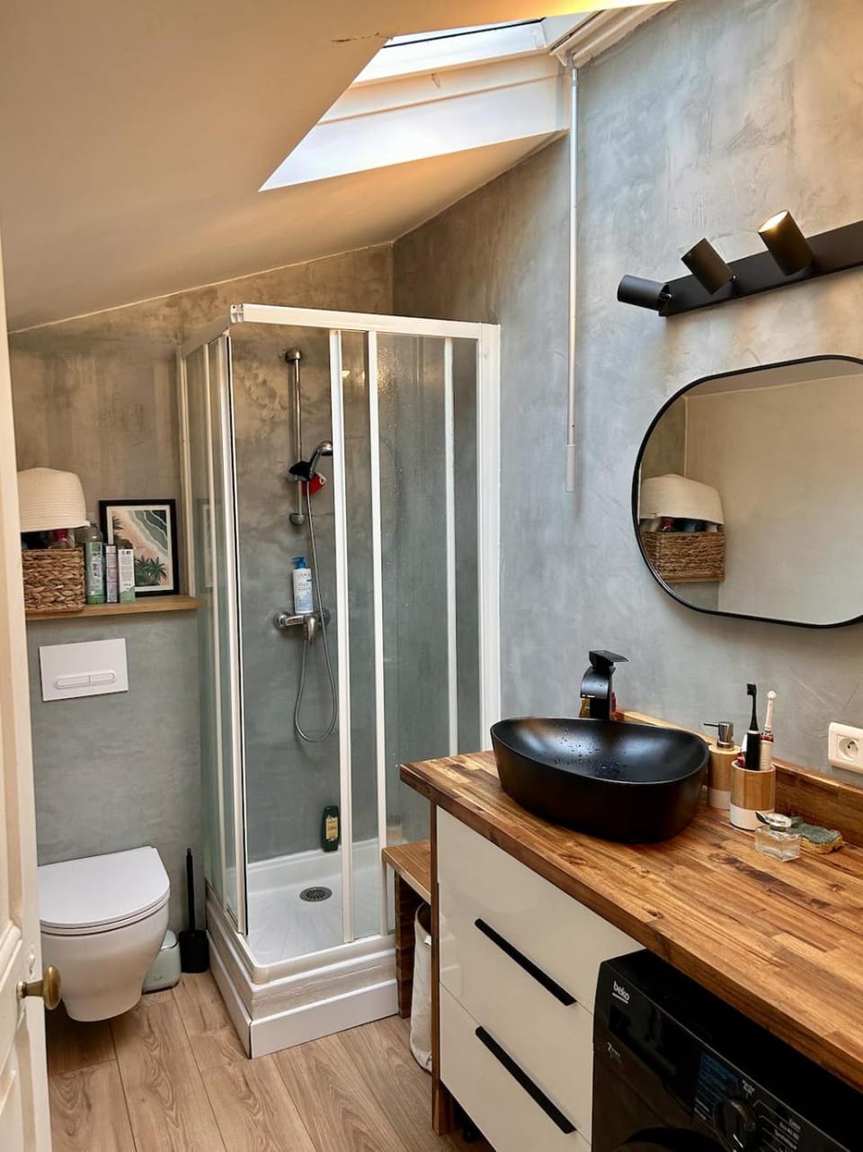 Shower, Toilet, Bathroom