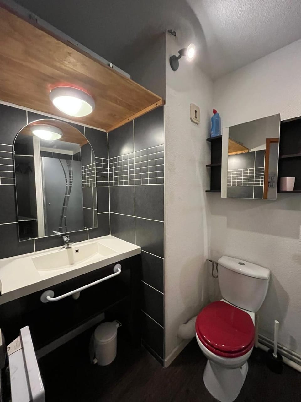 A Valfrejus,Proche des pistes, studio cabine tout confort Cabin in St Martin Belleville