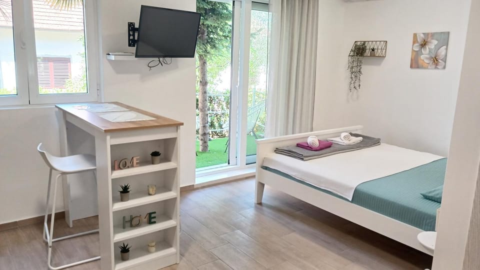 Bed, TV and multimedia