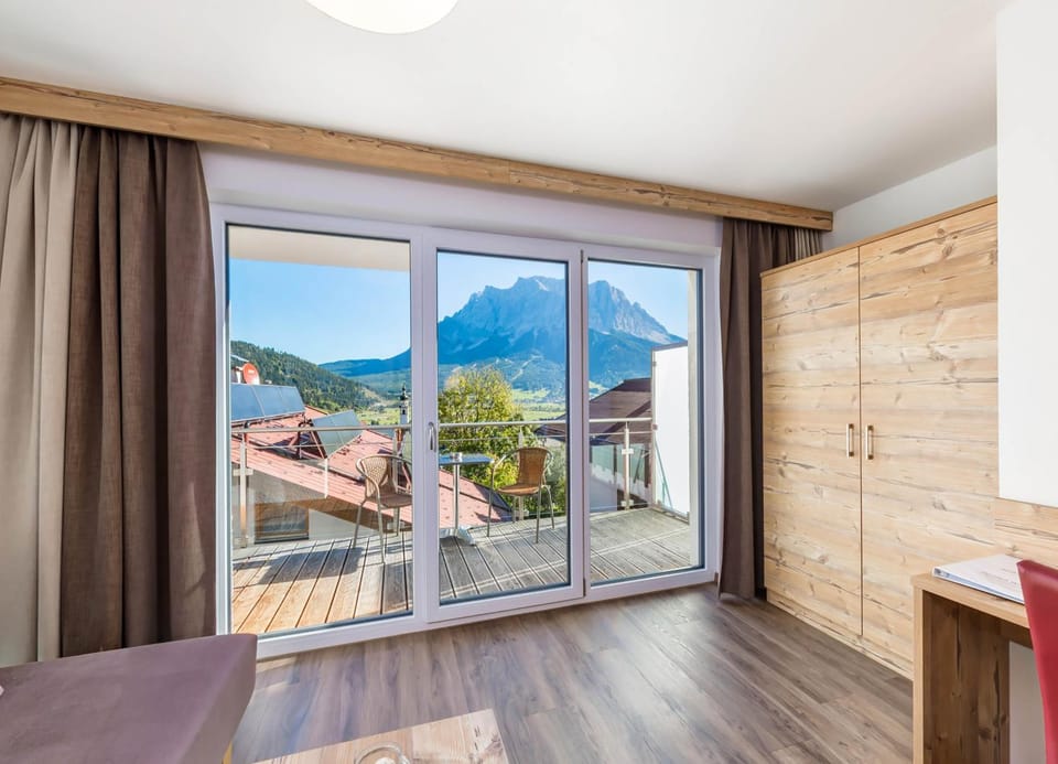 Natural landscape, View (from property/room), Balcony/Terrace, Mountain view