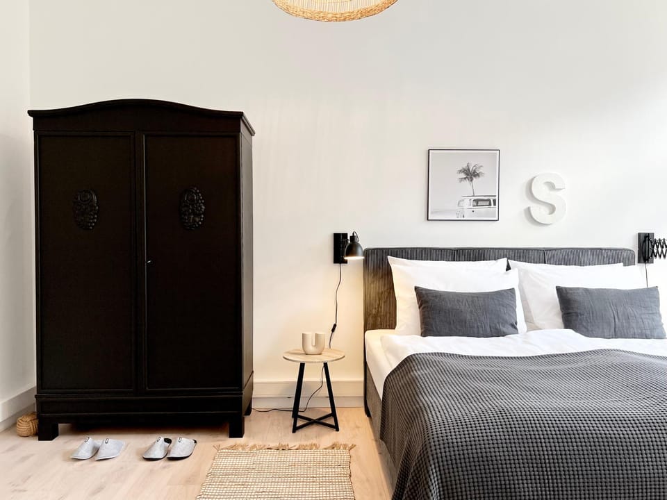 Bed, Photo of the whole room, Bedroom, wardrobe