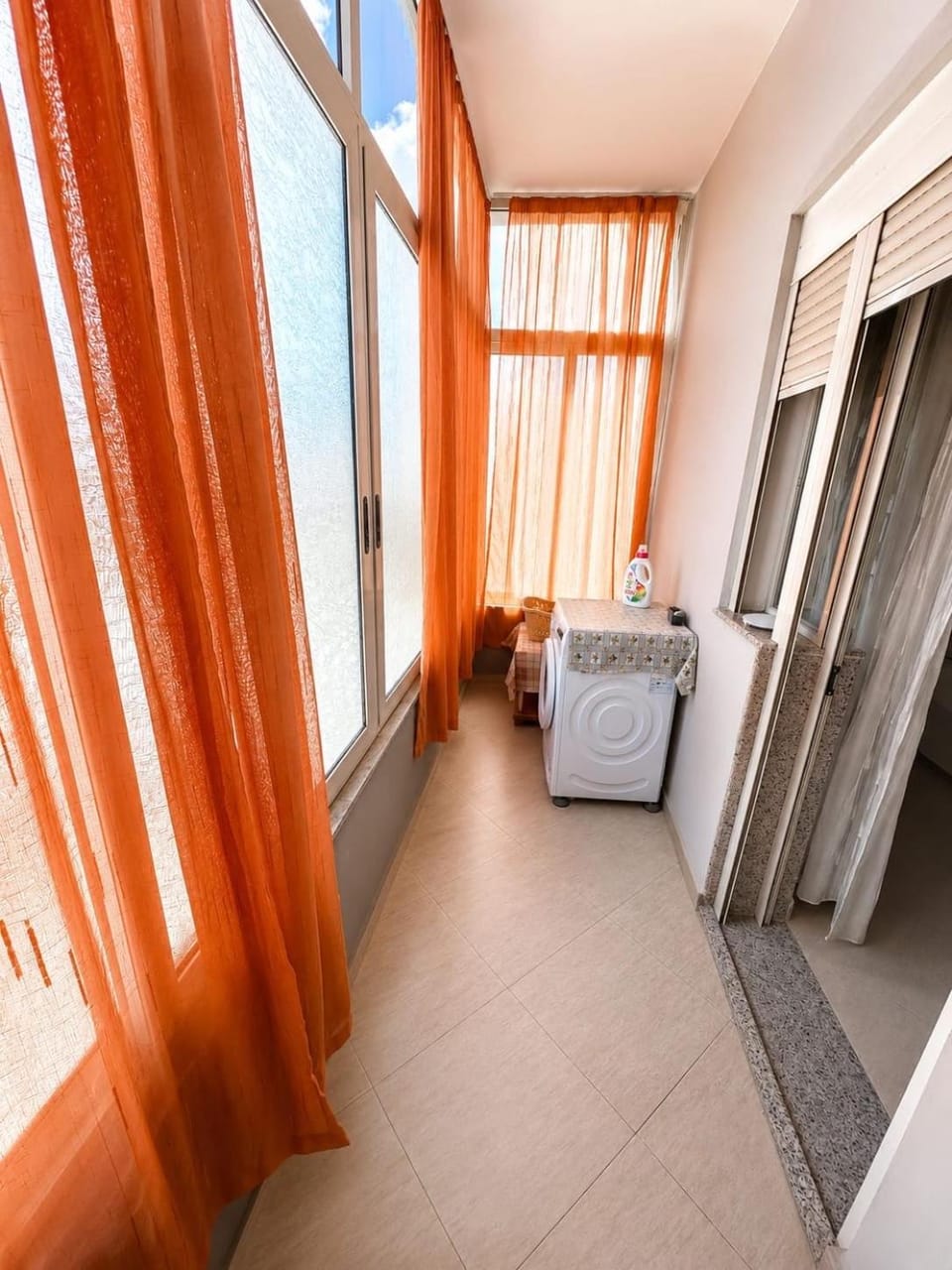 Balcony/Terrace, laundry