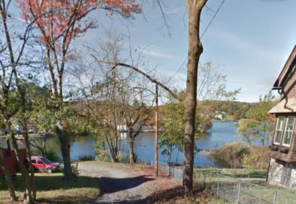 Indian Lake House Villa in Worcester