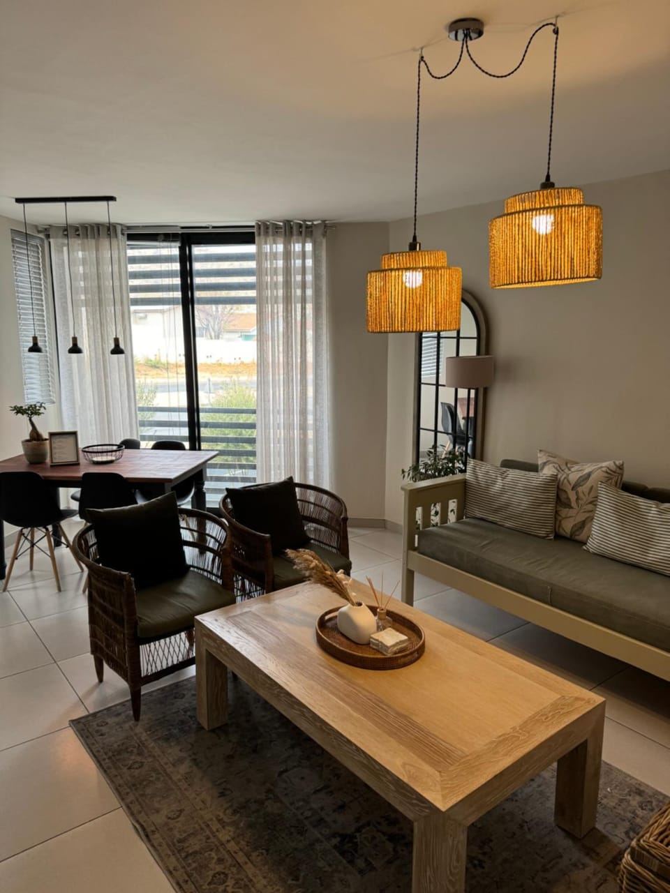 Living room, Dining area