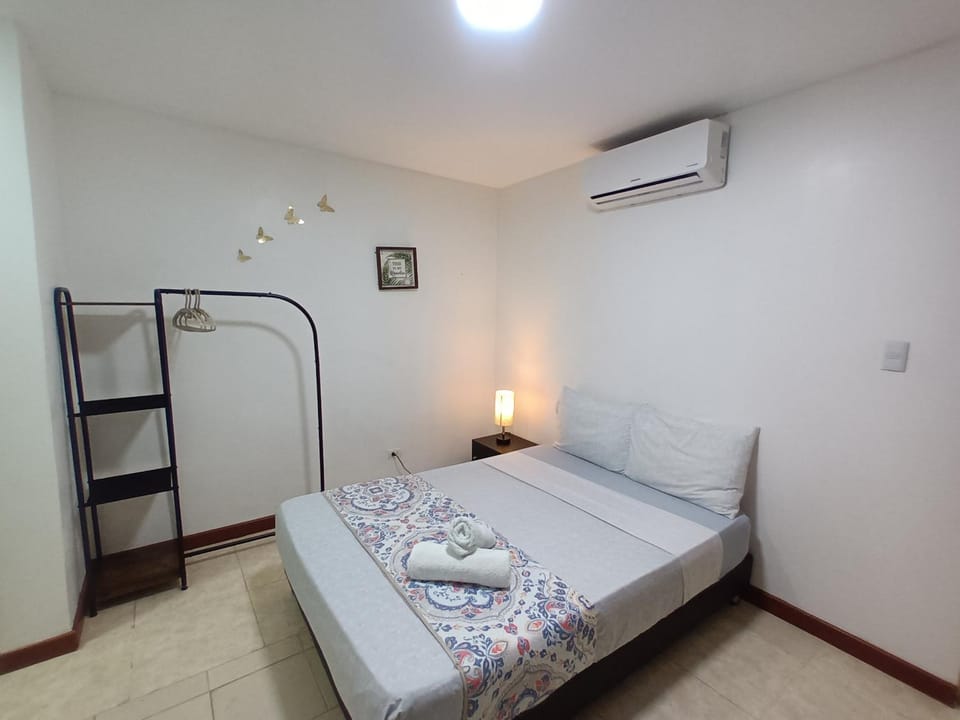 Bedroom, air conditioner