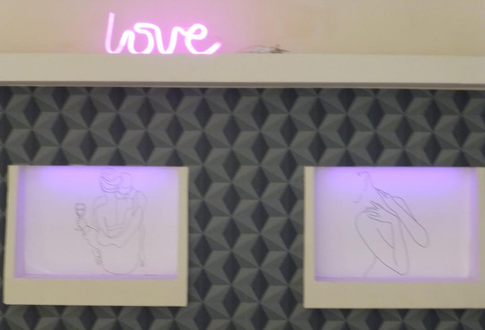 Decorative detail, Text overlay