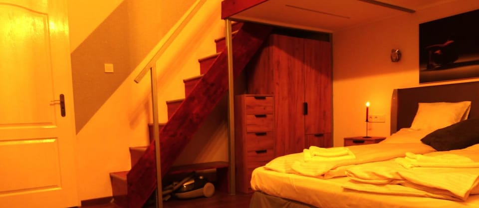 Bedroom, wardrobe