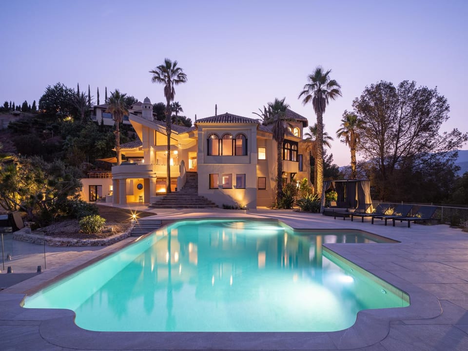Property building, Swimming pool