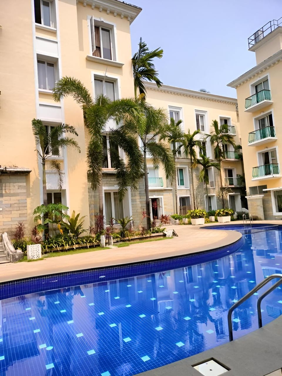 Property building, Garden, Garden view, Swimming pool