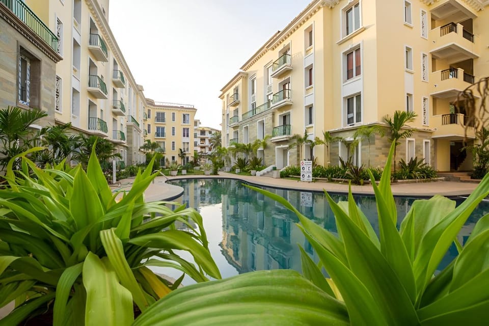 Property building, Swimming pool