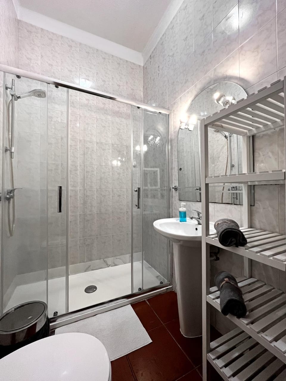 Shower, Bathroom, towels