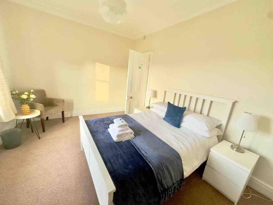 Spacious & Bright 3 bed Harrogate Apartment Apartment in Harrogate