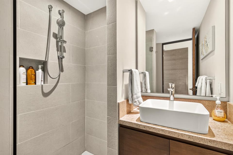 Shower, Bathroom, towels