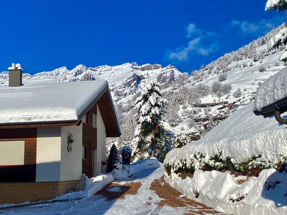 Chalet Kristall 4 1/2 Zimmer-Maisonetten-Haus Apartment in Canton of Valais