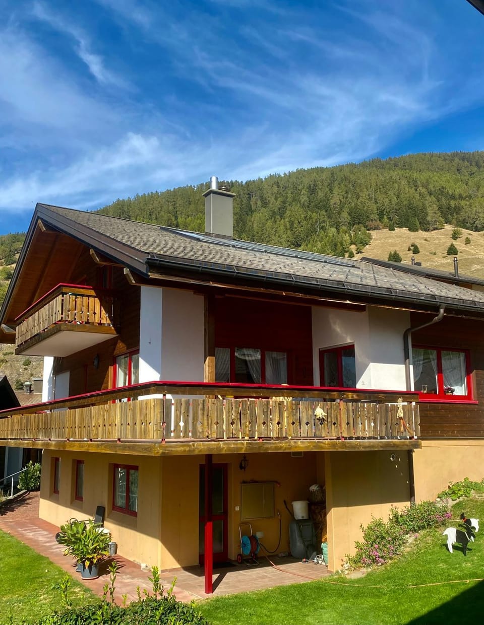 Property building, View (from property/room), Balcony/Terrace, Mountain view