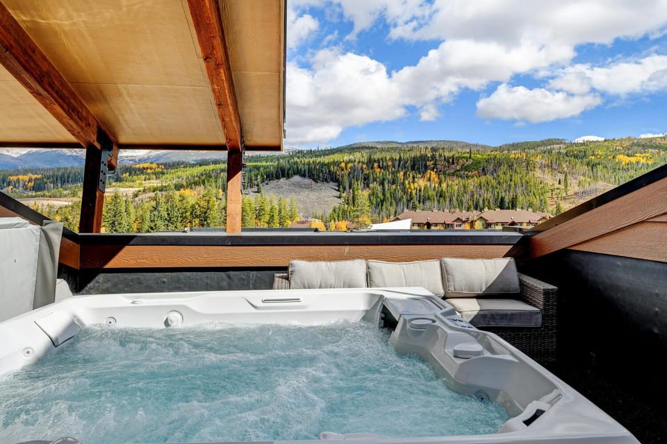 Day, Natural landscape, Hot Tub, Mountain view