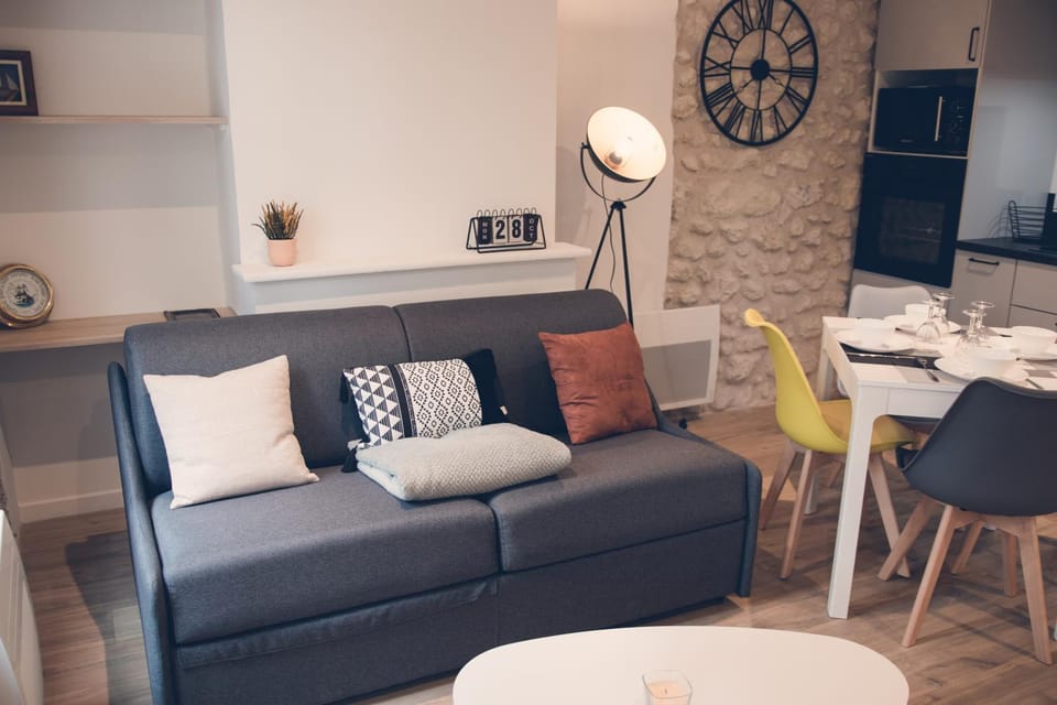 Living room, Seating area, flat iron