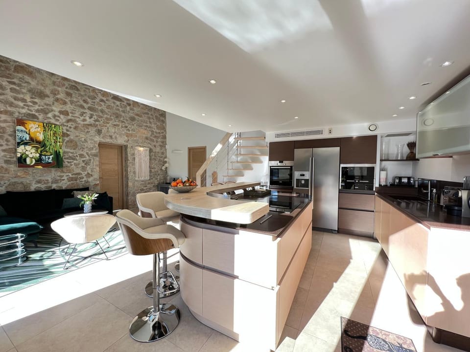 Kitchen or kitchenette, dishwasher, minibar, pet friendly, stove, toaster