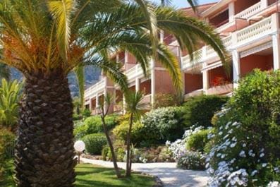 Facade/entrance, Garden, Garden