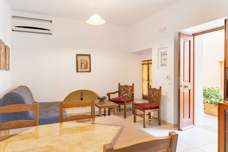 Living room, air conditioner