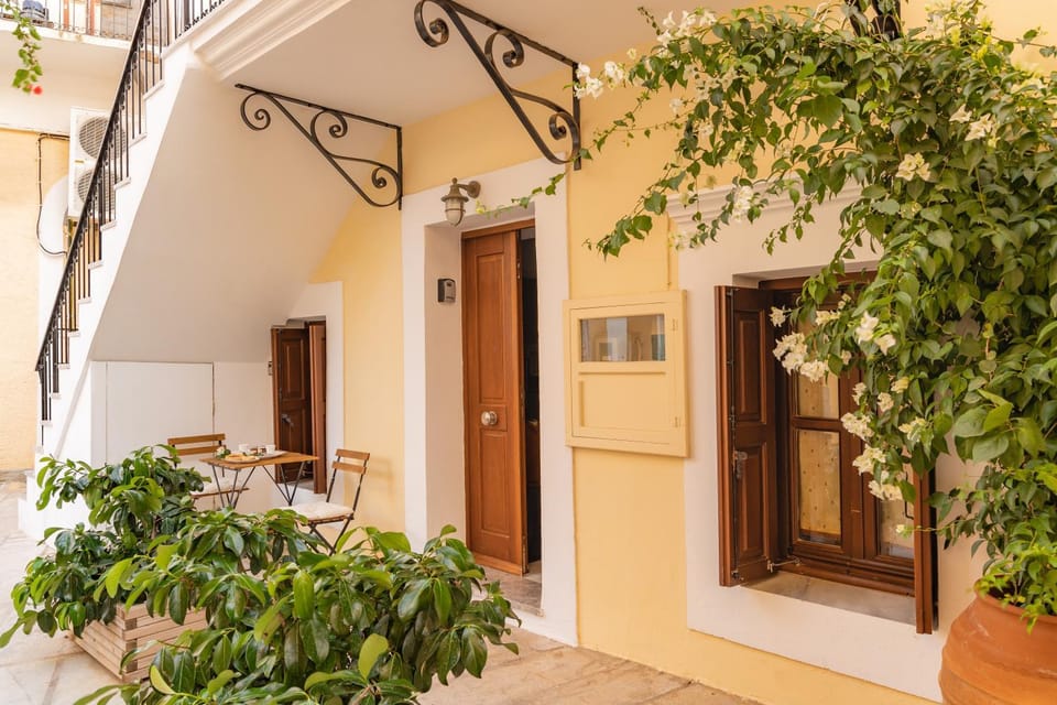 Property building, Balcony/Terrace