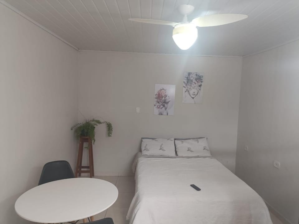 Bed, Photo of the whole room, Bedroom, fireplace
