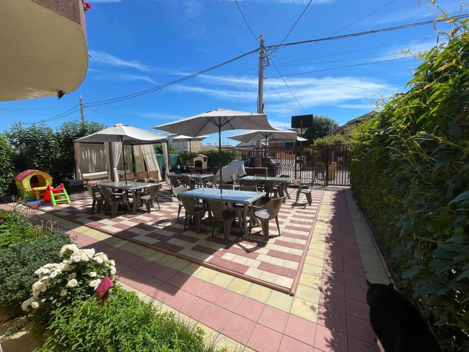 Property building, BBQ facilities, Children play ground, Balcony/Terrace