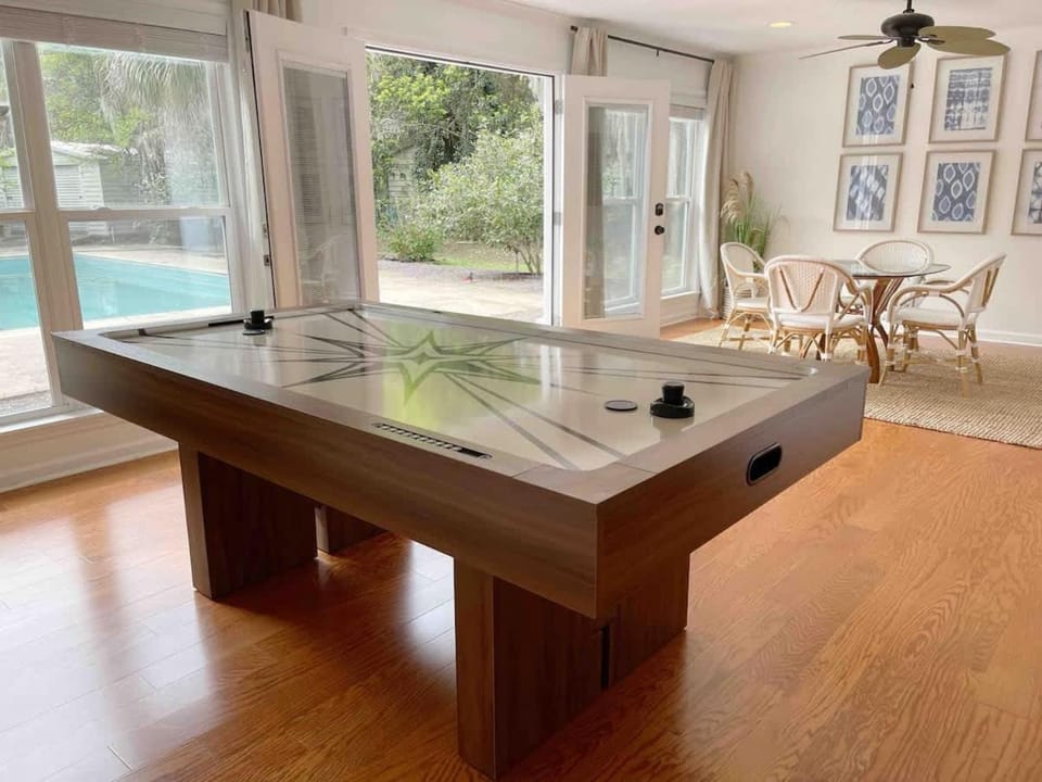 Coastal Oasis w Pool Near Beach and Downtown! House in Wilmington Island