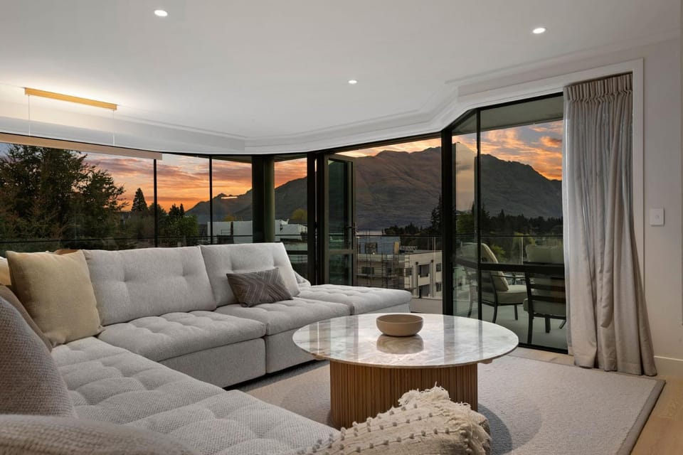 Patio, Natural landscape, View (from property/room), Balcony/Terrace, Living room, Seating area, Lake view, Mountain view