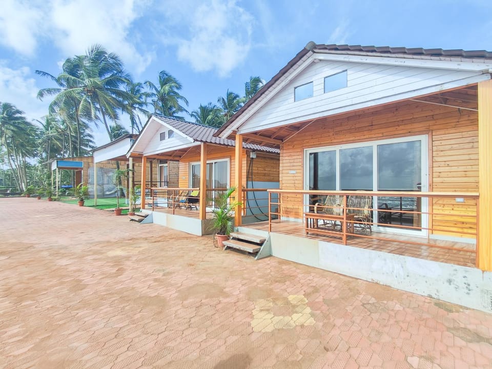 Property building, Day