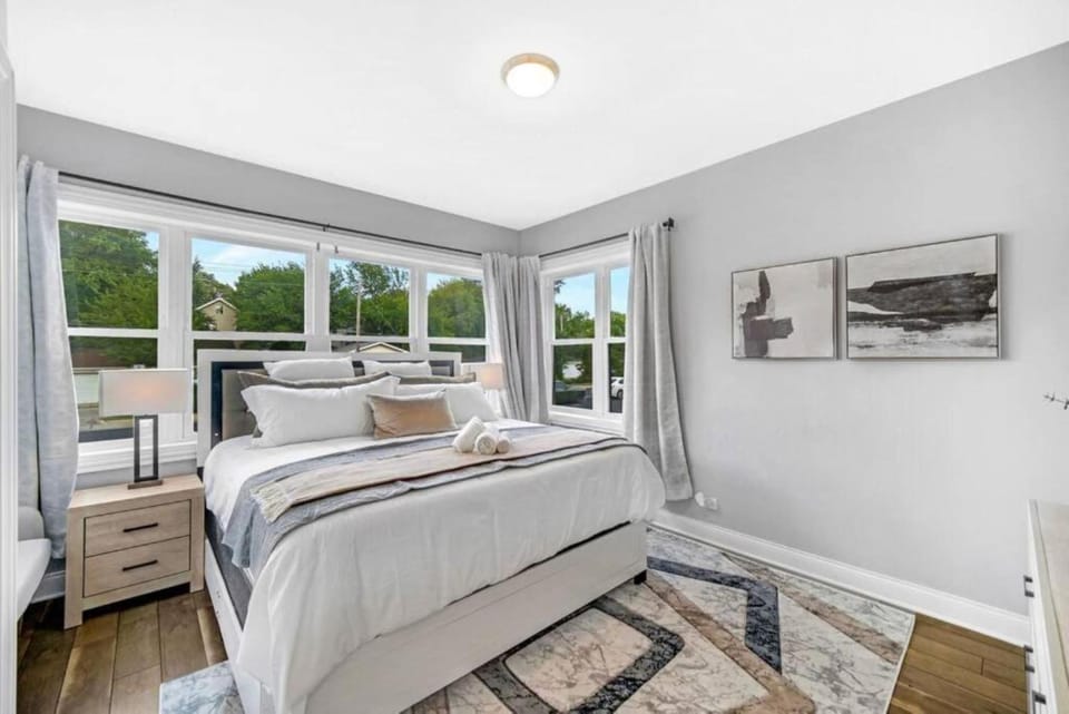 Bed, Photo of the whole room, Bedroom