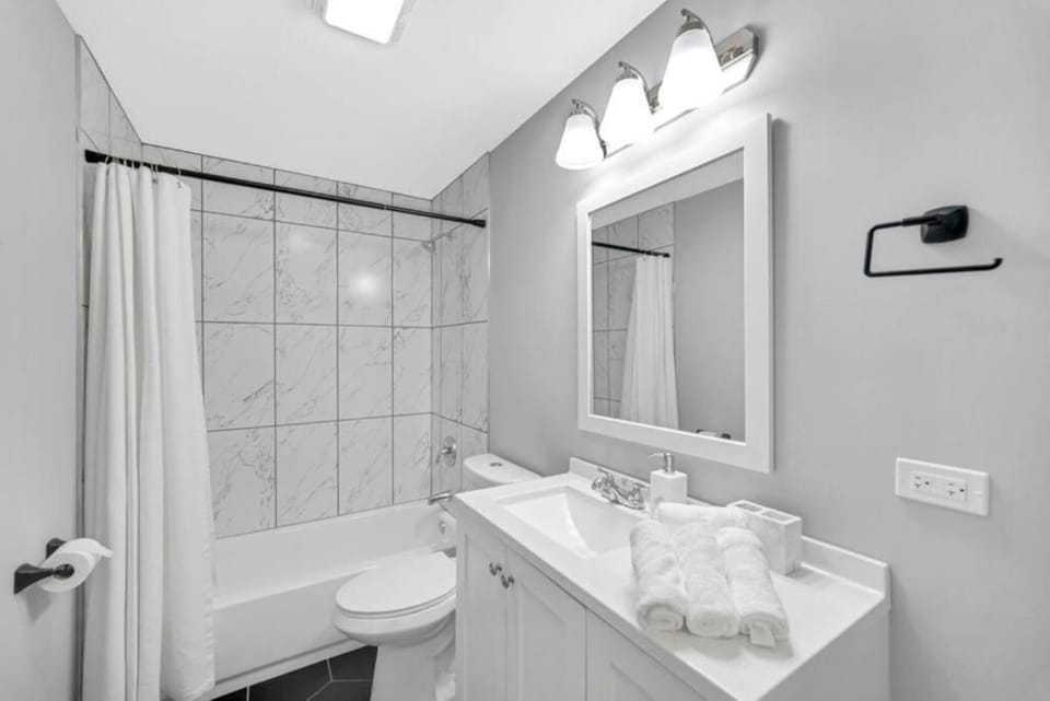 Toilet, Bathroom, Bath, towels