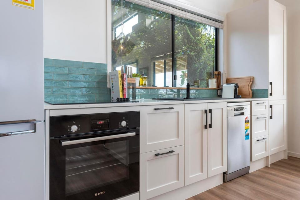 Kitchen or kitchenette, dishwasher, minibar, pet friendly, stove