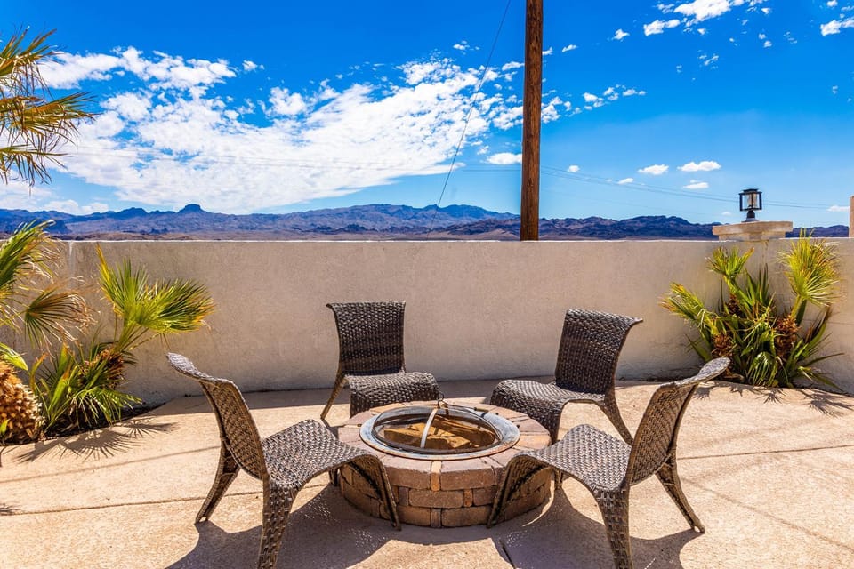 LakeView Home Minute From New Launch With Pool And Spa Apartment in Lake Havasu City