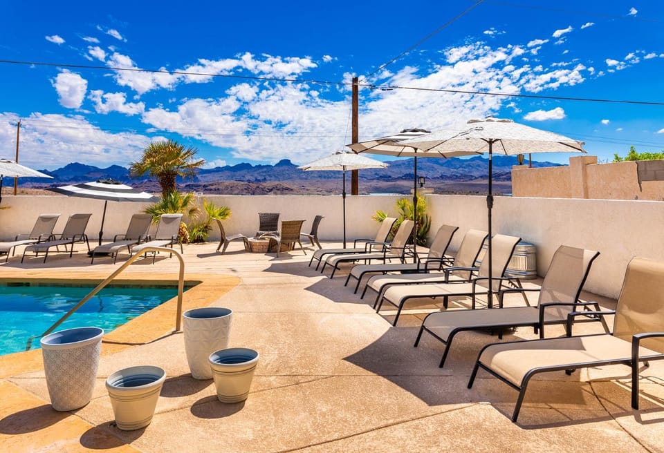 LakeView Home Minute From New Launch With Pool And Spa Apartment in Lake Havasu City