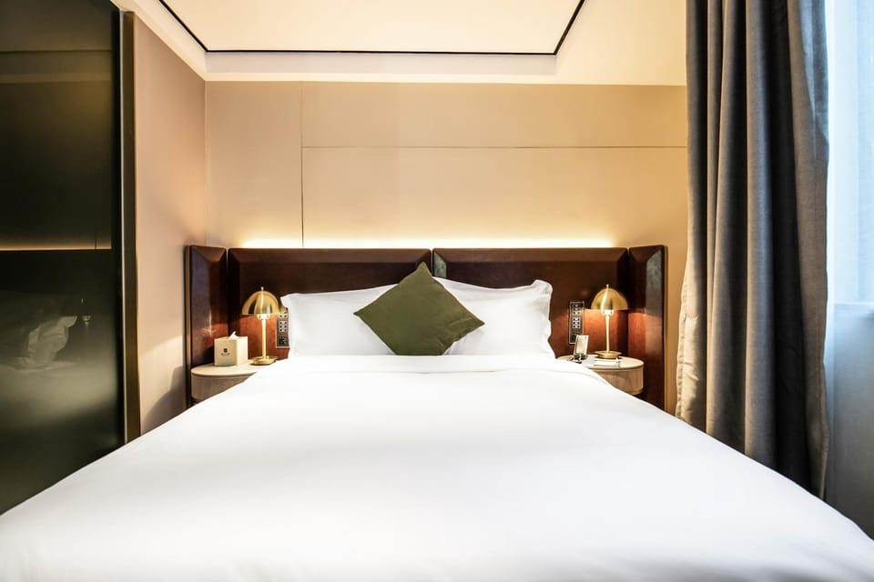 Bed, Bedroom