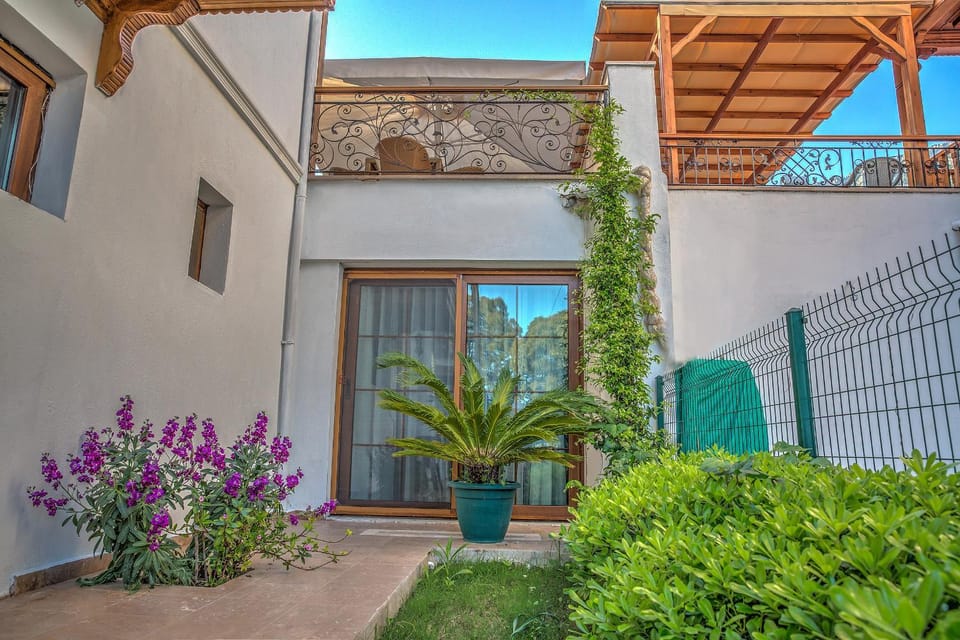 BBQ facilities, Garden, Balcony/Terrace