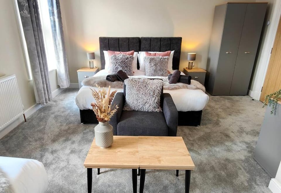 Bed, Bedroom, wardrobe