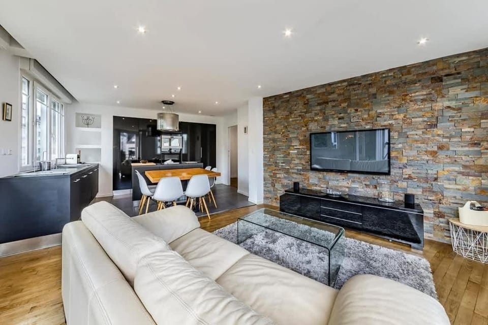 Communal lounge/ TV room, TV and multimedia, Kitchen or kitchenette, Living room, Dining area