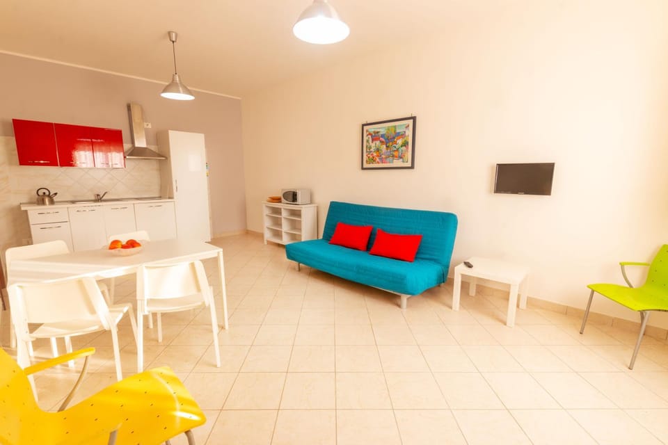 Living room, kitchen