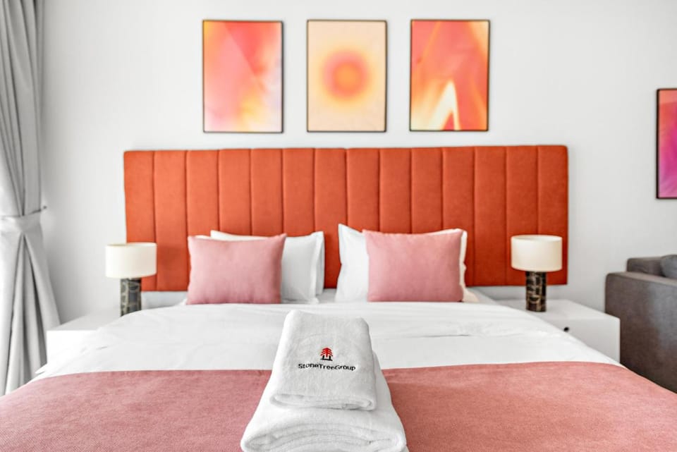 StoneTree - Modern Stylish Studio in JLT Apartment in Dubai