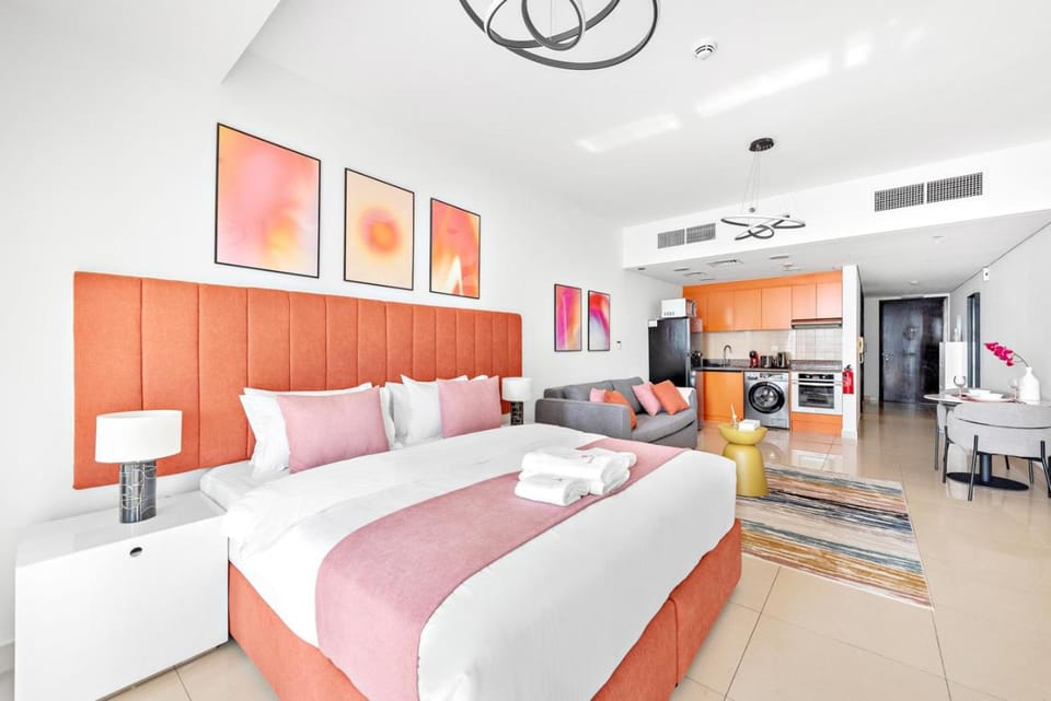 StoneTree - Modern Stylish Studio in JLT Apartment in Dubai