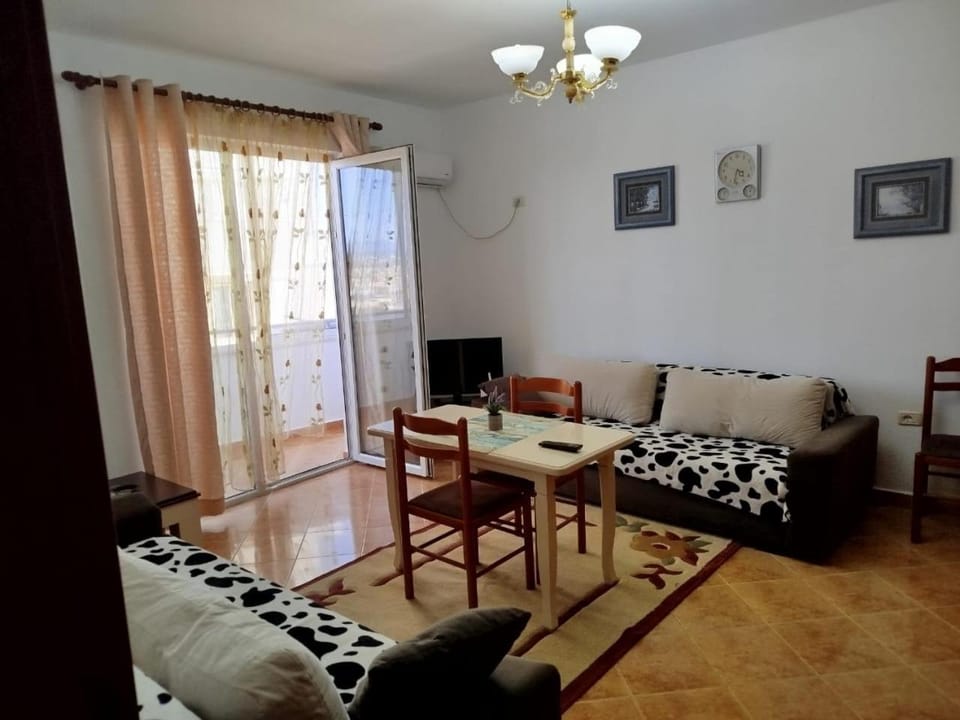 TV and multimedia, Living room, Photo of the whole room, Seating area