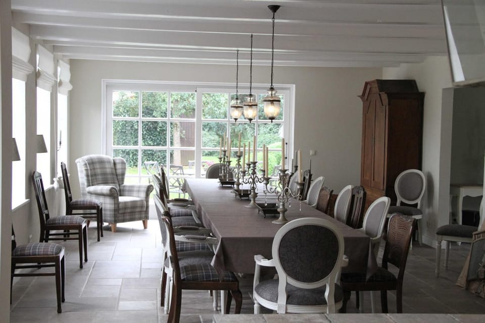 Seating area, Dining area