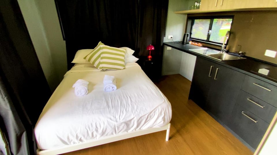 Bed, Kitchen or kitchenette