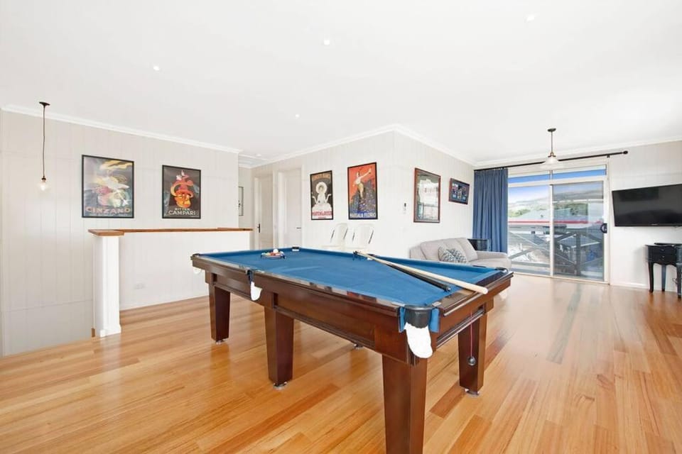 Communal lounge/ TV room, Billiard, Game Room, TV and multimedia