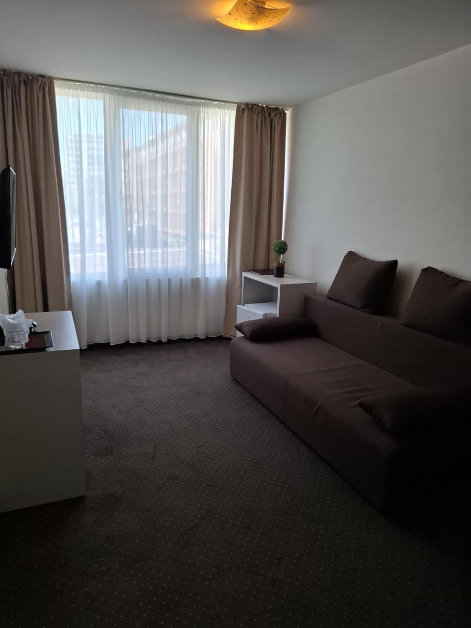 TV and multimedia, Living room, Photo of the whole room, Seating area, minibar