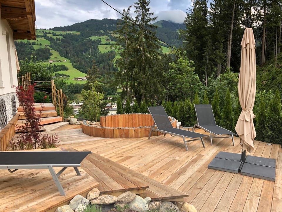 Garden, View (from property/room), Balcony/Terrace, sunbed