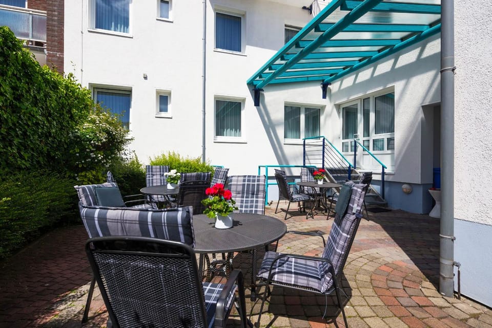 Patio, Balcony/Terrace, Seating area